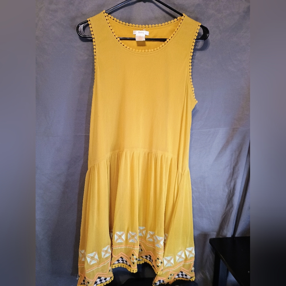 Esley Yellow Sleeveless Dress with Embroidered Hem